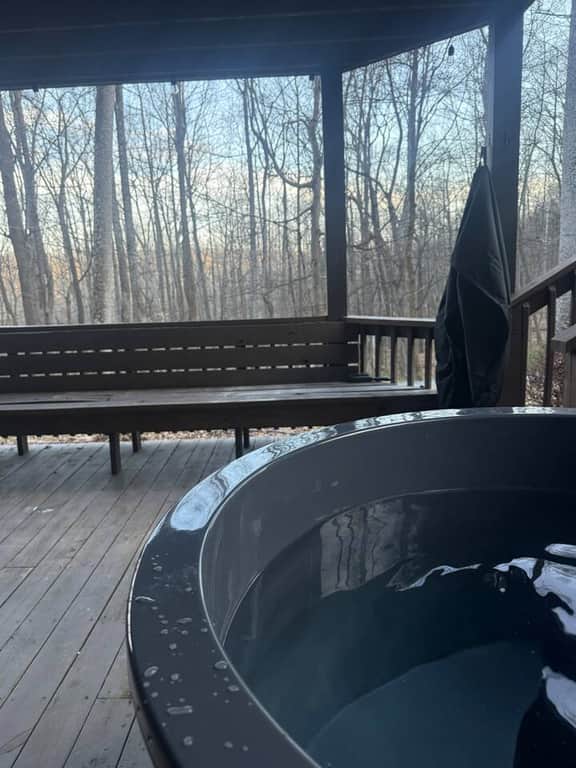 Forest Spa Retreat | Hot Tub, Sauna, Hike, Relax - Image 2