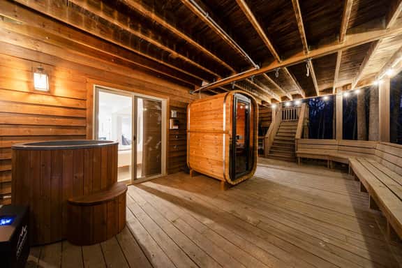 Forest Spa Retreat | Hot Tub, Sauna, Hike, Relax - Image 5